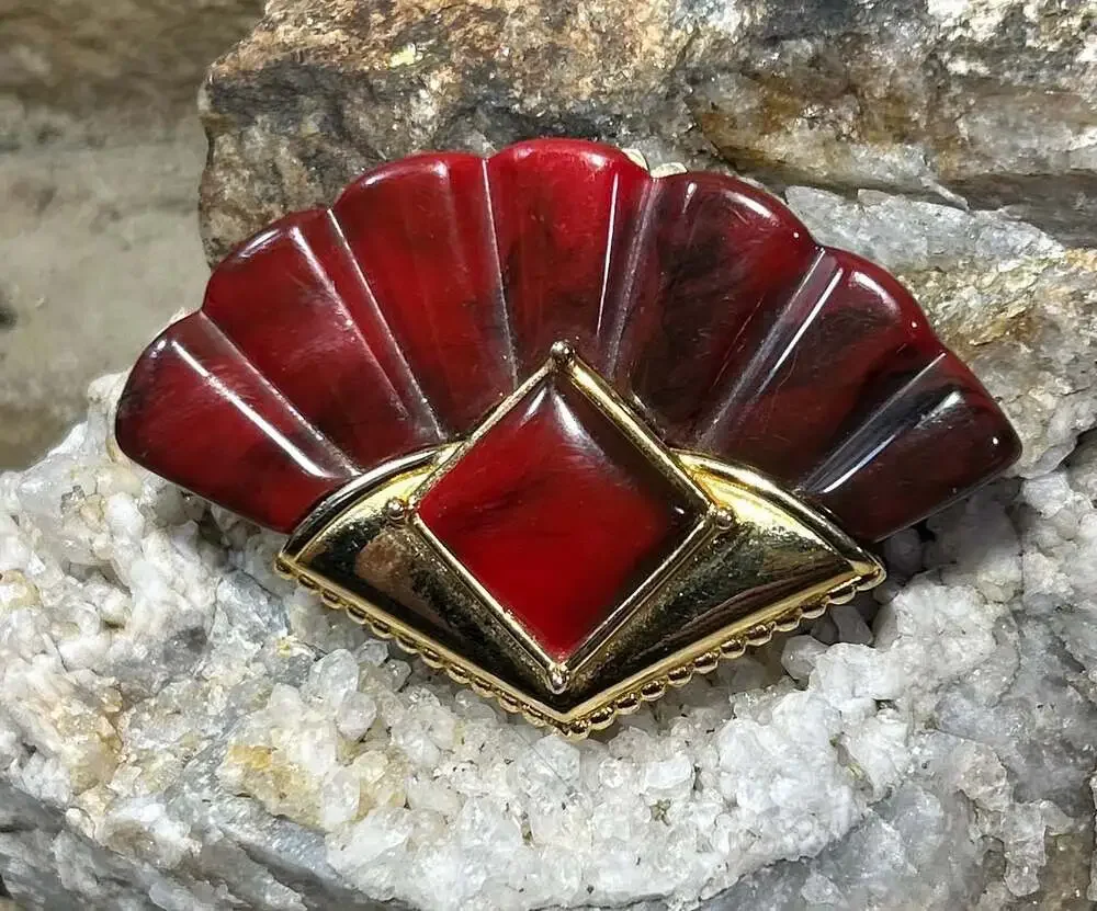 Vintage Art Deco Ginnie Johansen Lucite Fan Rare HTF brooch red marbled READ